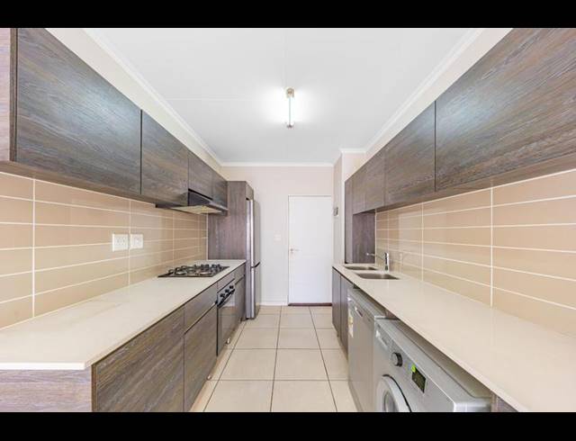 1 BEDROOM APARTMENT FOR SALE IN OLIVEDALE